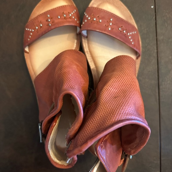 Miz Mooz Forge Rust colored Sandals Size 39 - Picture 7 of 7